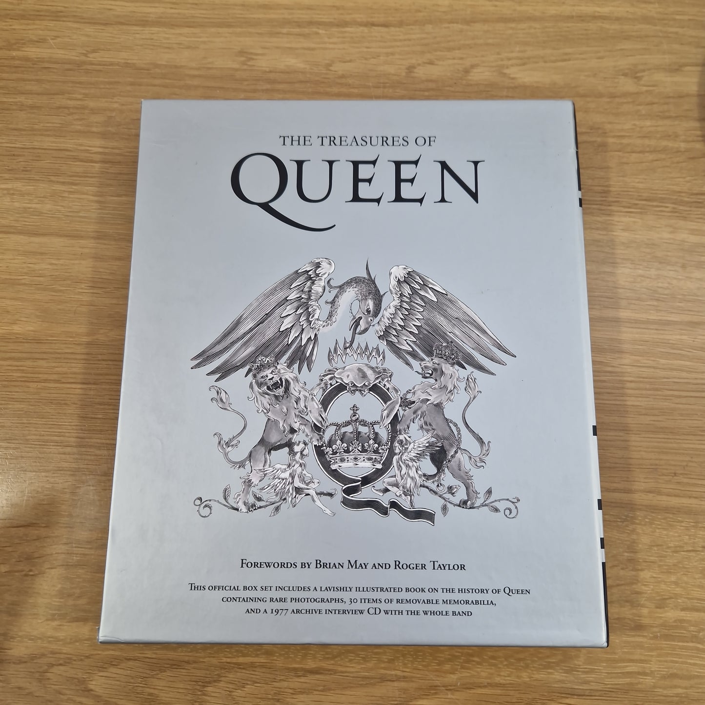 The Treasures of Queen silver Box Set