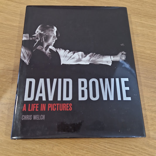 Hardback David Bowie A life in pictures