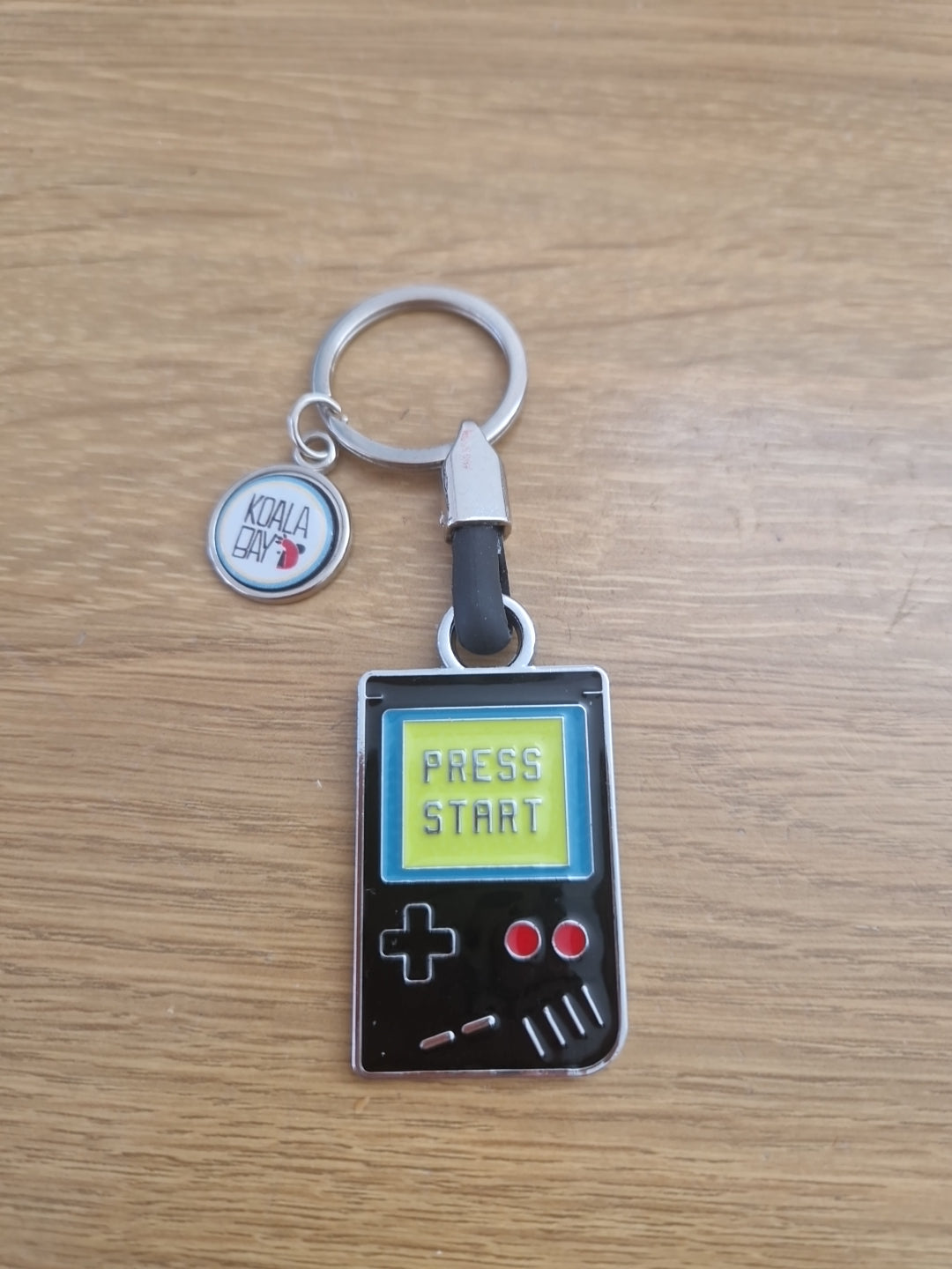 Retro Gameboy Metal  Keyring New With Out Tags