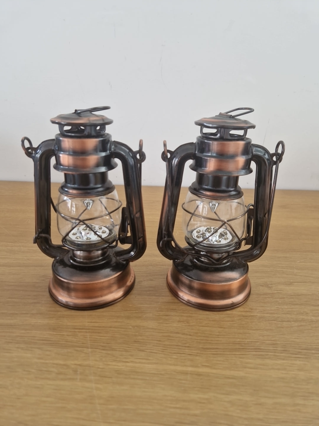 Retro Style Hurricane Lamps with Dimmable Know Pair