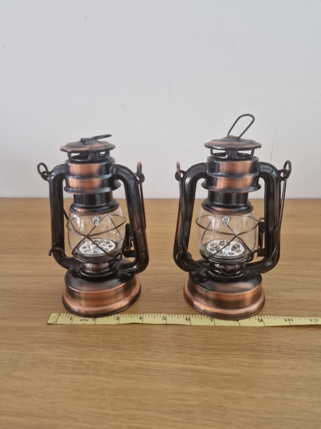 Retro Style Hurricane Lamps with Dimmable Know Pair