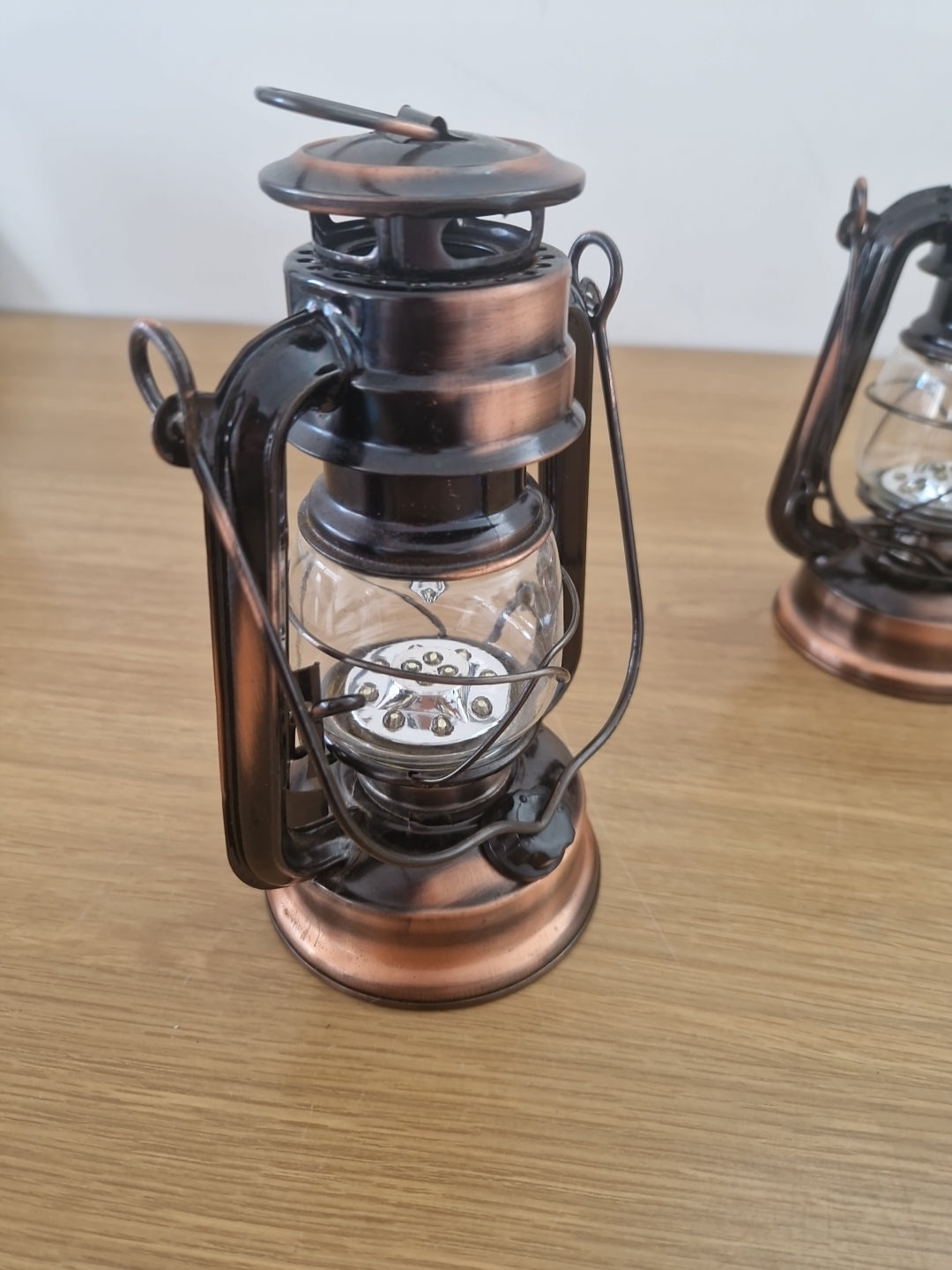 Retro Style Hurricane Lamps with Dimmable Know Pair