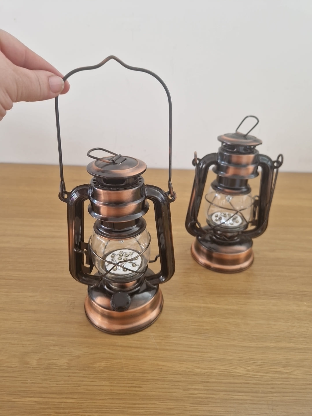 Retro Style Hurricane Lamps with Dimmable Know Pair